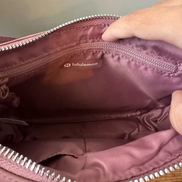 NWOT Lululemon Athletica Adjustable Mini Shoulder Bag 3L Crossbody - Picture 5 of 8